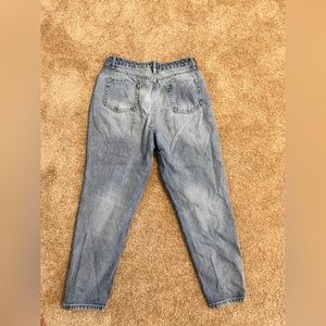 Nice fitting distressed jeans